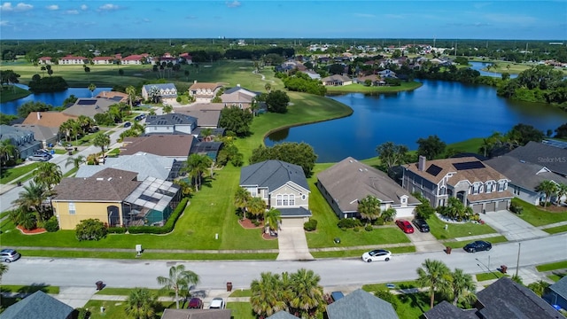 2530 The Oaks Blvd, Kissimmee, FL 34746 - aerial perspective of suburban area with a large body of water