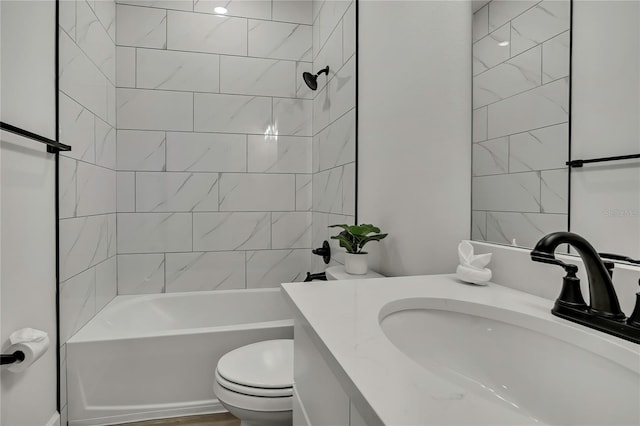 9739 Loretto St, Spring Hill, FL 34608 - full bath featuring vanity and bathtub / shower combination