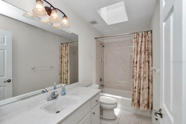 7120 N Glenridge Cir, Citrus Springs, FL 34434 - bathroom featuring vanity, tile patterned floors, shower / bath combo, and a skylight