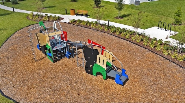2125 Lasso Loop, Eagle Lake, FL 33839 - view of property's community featuring a yard