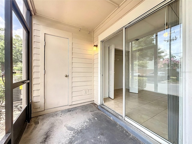 645 Stafford Ter Unit 163, Altamonte Springs, FL 32714 - unfurnished sunroom with plenty of natural light