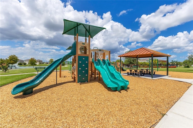633 Greymount St, Davenport, FL 33837 - community jungle gym featuring a gazebo
