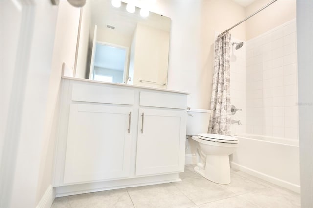 1023 Sugarwood St, Davenport, FL 33837 - bathroom featuring shower / bathtub combination with curtain, vanity, and tile patterned flooring