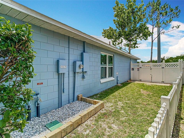 2641 Delcrest Dr, Orlando, FL 32817 - view of side of property with concrete block siding