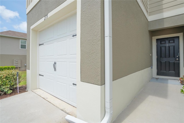 275 Blueberry Ln, Davenport, FL 33837 - view of garage