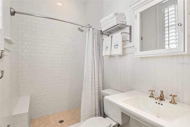 3309 Hill St, New Smyrna Beach, FL 32169 - bathroom with a stall shower