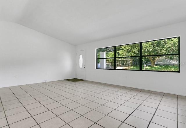 1148 Northcrest Dr, Apopka, FL 32703 - spare room with lofted ceiling