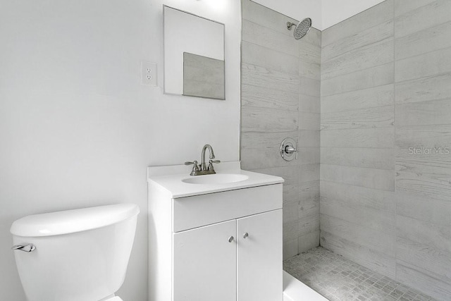 1148 Northcrest Dr, Apopka, FL 32703 - bathroom with a tile shower and vanity