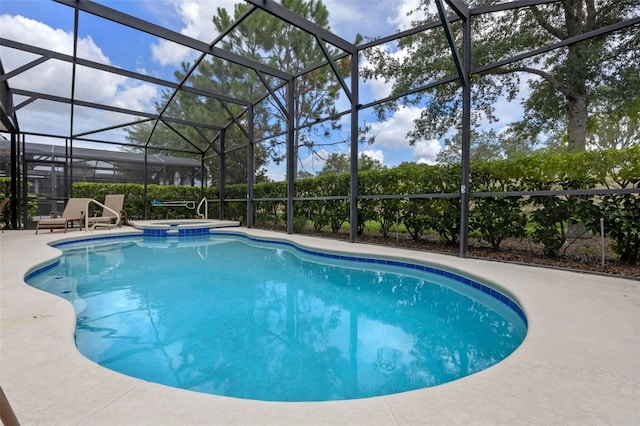 5172 Oakbourne Ave, Davenport, FL 33837 - view of pool featuring a pool with connected hot tub, a patio, and glass enclosure