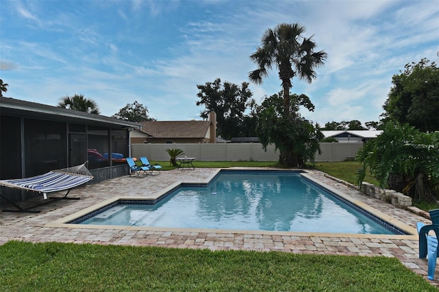 173 Tollgate Br, Longwood, FL 32750 - view of pool featuring a sunroom, a fenced backyard, and a patio
