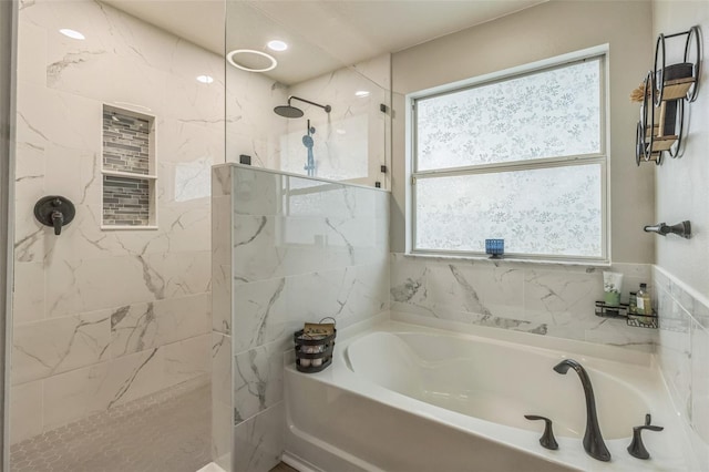 2032 Wavyleaf Ct, Apopka, FL 32712 - full bath with a garden tub and a walk in shower