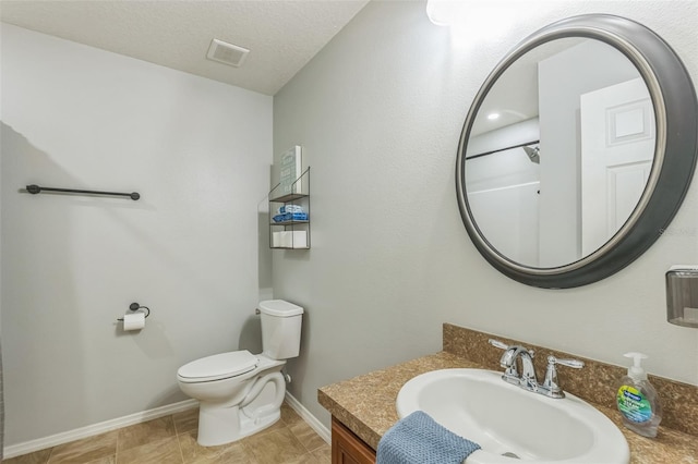 2032 Wavyleaf Ct, Apopka, FL 32712 - bathroom with vanity and toilet