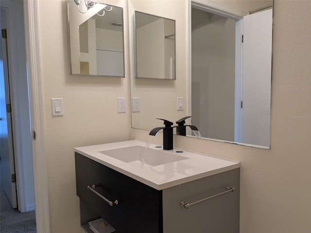 1027 Sheeler Hills Dr, Apopka, FL 32703 - bathroom with vanity
