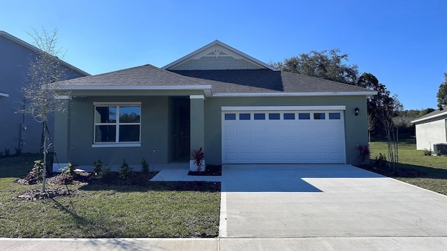 4590 Boxwood Way, Mount Dora, FL 32757 - single story home featuring driveway, stucco siding, an attached garage, and a front yard