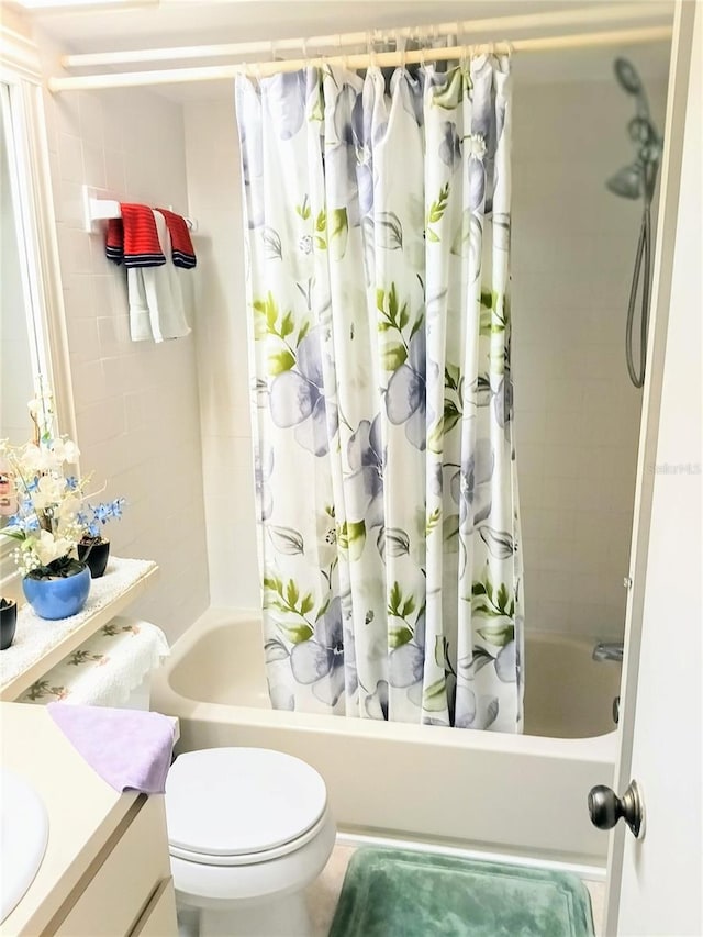 6640 121st Ave Unit 1, Largo, FL 33773 - full bath with vanity and shower / tub combo with curtain