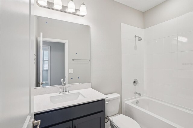 16526 Silver Brook Way, Winter Garden, FL 34787 - full bathroom featuring vanity and washtub / shower combination