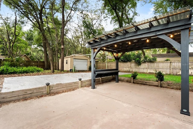 917 Southern Oak Ln, Apopka, FL 32712 - view of patio with an outdoor structure