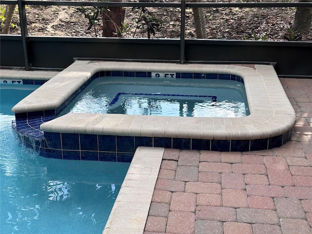1452 Moon Valley Dr, Davenport, FL 33896 - outdoor pool featuring an in-ground hot tub