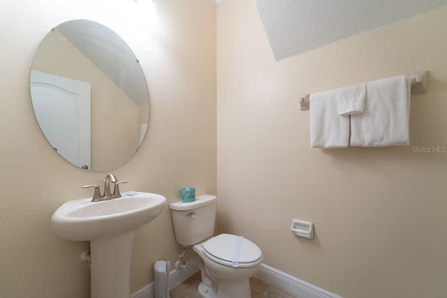 1452 Moon Valley Dr, Davenport, FL 33896 - half bathroom with toilet