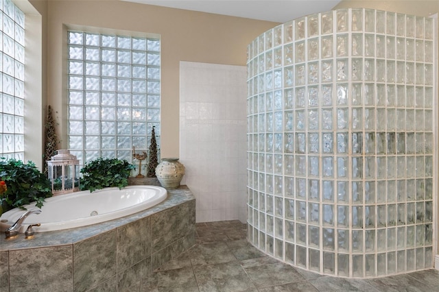1224 Northern Way, Winter Springs, FL 32708 - full bath with a tub with jets and a walk in shower
