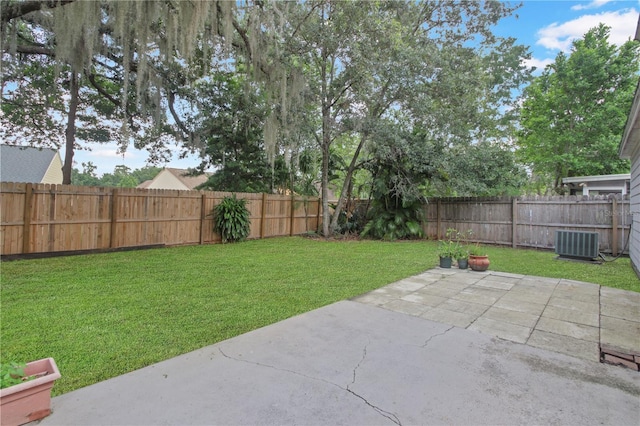 1026 Mccully Ct, Oviedo, FL 32765 - fenced backyard with a patio