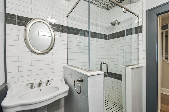 524 S Lakeview Ave, Winter Garden, FL 34787 - bathroom featuring a shower stall and a sink