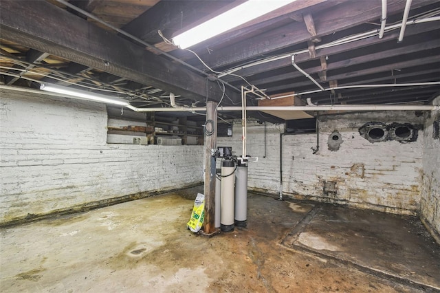 524 S Lakeview Ave, Winter Garden, FL 34787 - unfinished below grade area featuring a water softener