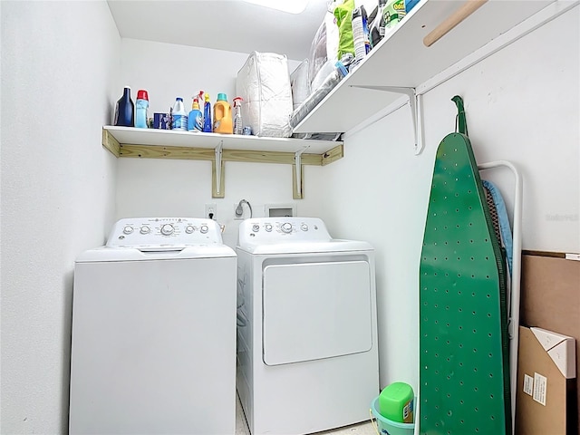 1475 Mars St, Merritt Island, FL 32953 - laundry room with washing machine and clothes dryer