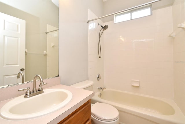 2131 Kaylas Ct, Orlando, FL 32817 - bathroom featuring vanity and shower / bathtub combination