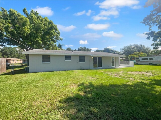 2575 King Ave, Auburndale, FL 33823 - back of house