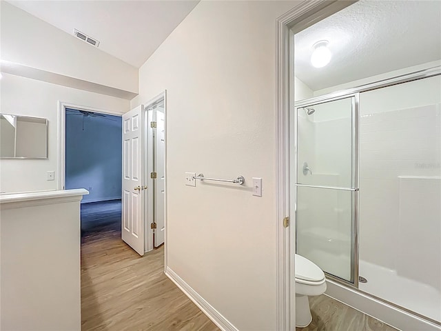 2353 Kingscrest Cir, Apopka, FL 32712 - full bath with a stall shower and wood finished floors