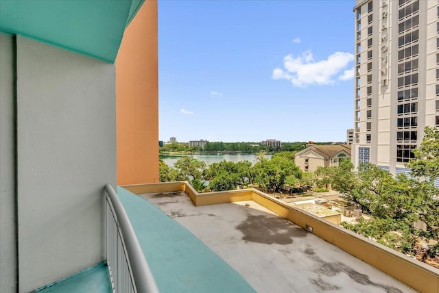322 E Central Blvd Unit 614, Orlando, FL 32801 - balcony featuring a water view