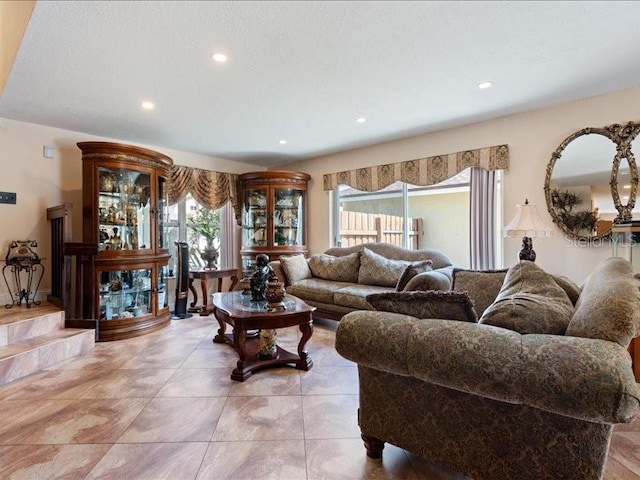 961 SW 98th Ave, Pembroke Pines, FL 33025 - living area with recessed lighting