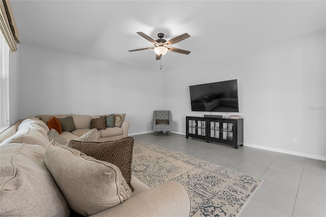 944 Benjamin Trl, Davenport, FL 33837 - tiled living room with a ceiling fan and baseboards
