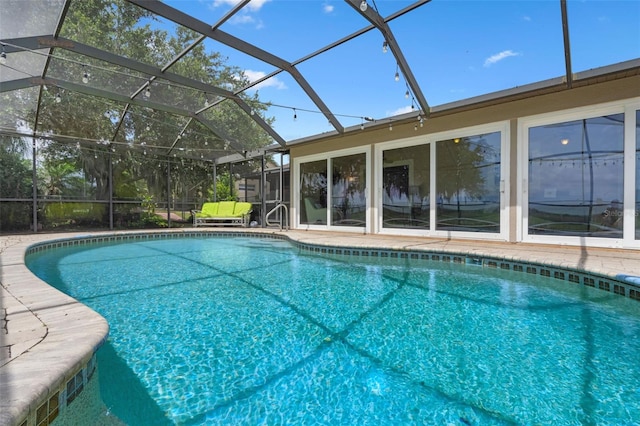 2921 Lake Tohopekaliga Blvd, Kissimmee, FL 34746 - outdoor pool featuring a lanai and a patio