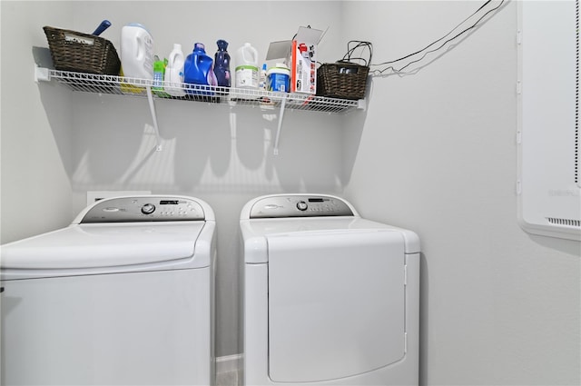 410 Winter Bliss Ln, Mount Dora, FL 32757 - laundry area with washing machine and dryer