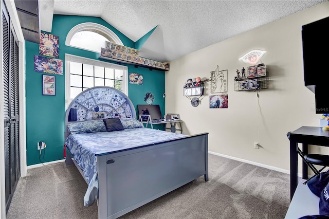 2235 Meadowmouse St, Orlando, FL 32837 - bedroom featuring vaulted ceiling, carpet, and a textured ceiling