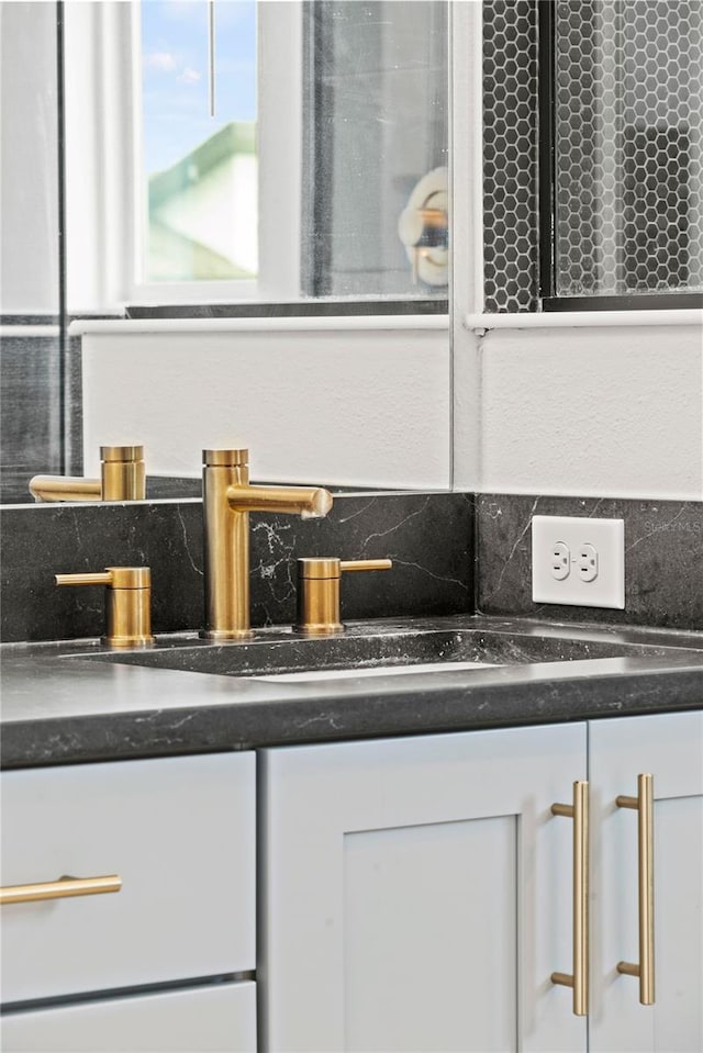 12468 Koshiba Aly, Orlando, FL 32827 - detailed view of backsplash