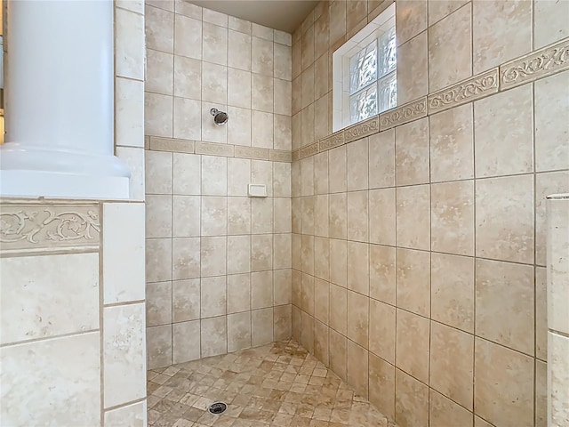 2209 Callaway Ct, Davenport, FL 33837 - full bathroom featuring tiled shower