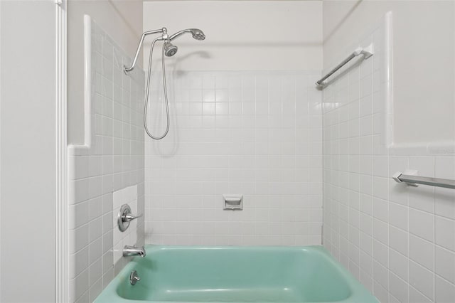 518 NW 36th Ter, Gainesville, FL 32607 - full bath with bathtub / shower combination