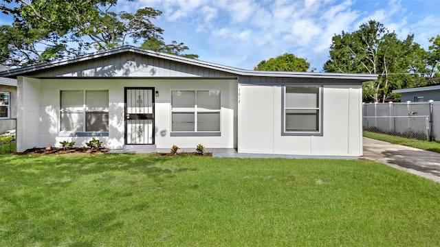 7612 Pomelo Dr, Orlando, FL 32819 - view of front of house