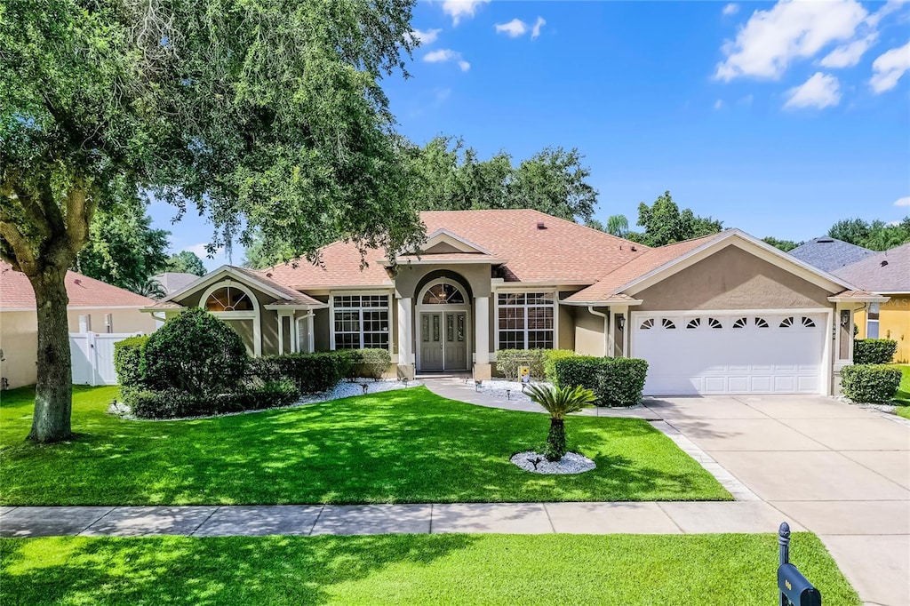 880 Princeton Dr, Clermont, FL 34711 - photo 1