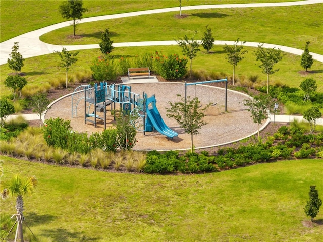 172 S Zuni Rd, Saint Cloud, FL 34771 - communal playground with a yard
