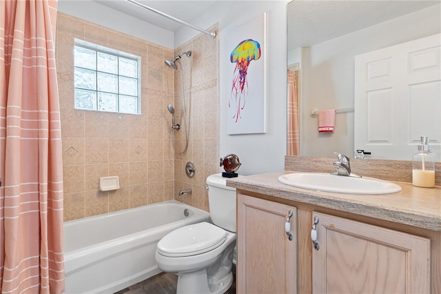 16602 Citrus Pkwy, Clermont, FL 34714 - bathroom with shower / tub combo and vanity