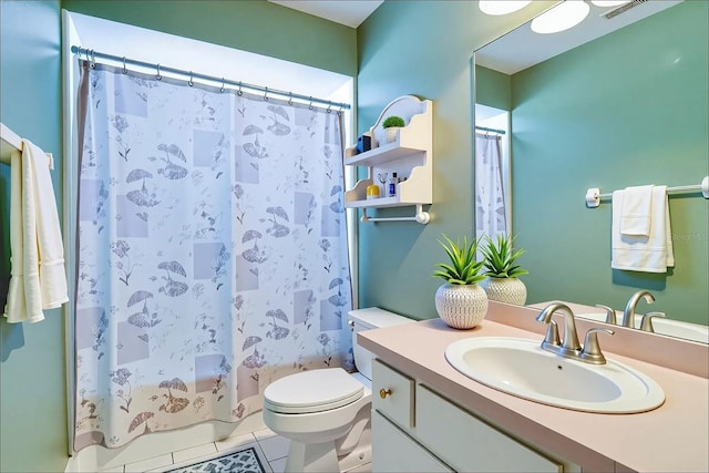 1073 Sadie Ln, Winter Garden, FL 34787 - full bath featuring vanity, tile patterned flooring, and a shower with curtain
