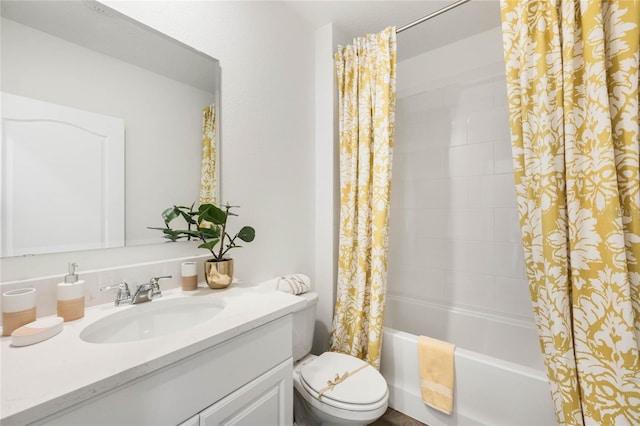 3413 Wynwood Forest Dr, Ocoee, FL 34761 - bathroom featuring vanity and shower / bathtub combination with curtain