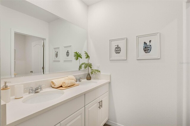 3413 Wynwood Forest Dr, Ocoee, FL 34761 - full bath featuring double vanity