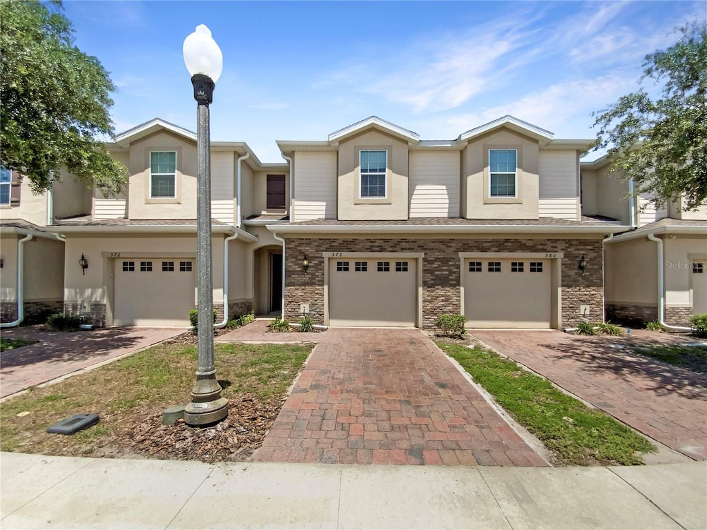 576 Prospect Pt, Oviedo, FL 32765 - photo 1