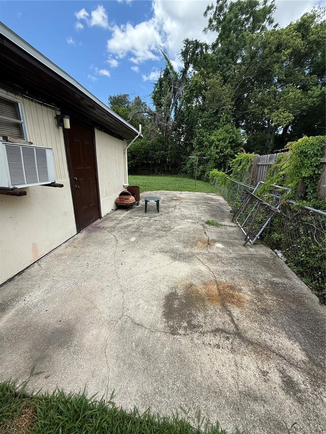 1425 26th St, Orlando, FL 32805 - view of patio / terrace