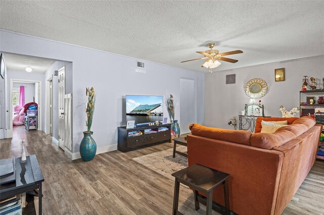 3946 Versailles Dr Unit 3946B, Orlando, FL 32808 - photo 14